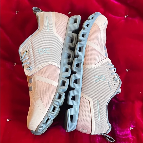 ON Women's Pink and Gray Athletic Shoes - Picture 1 of 3